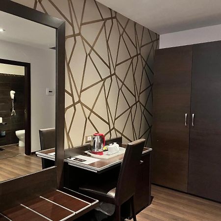 Catone District Hotel Рим Экстерьер фото