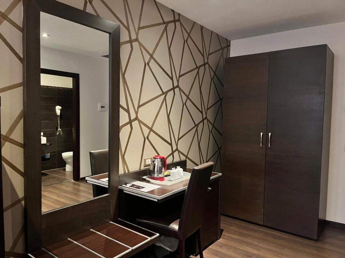 Catone District Hotel Рим Экстерьер фото